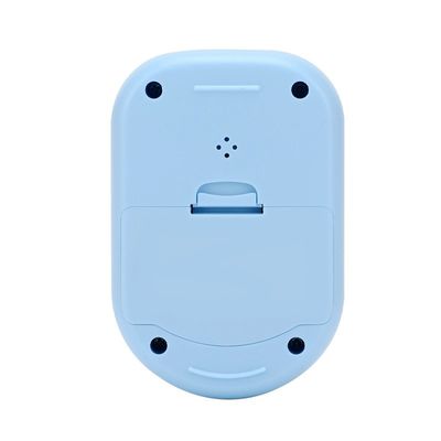 Небольшое касание Glucometer капилляра одного кончика пальца боли